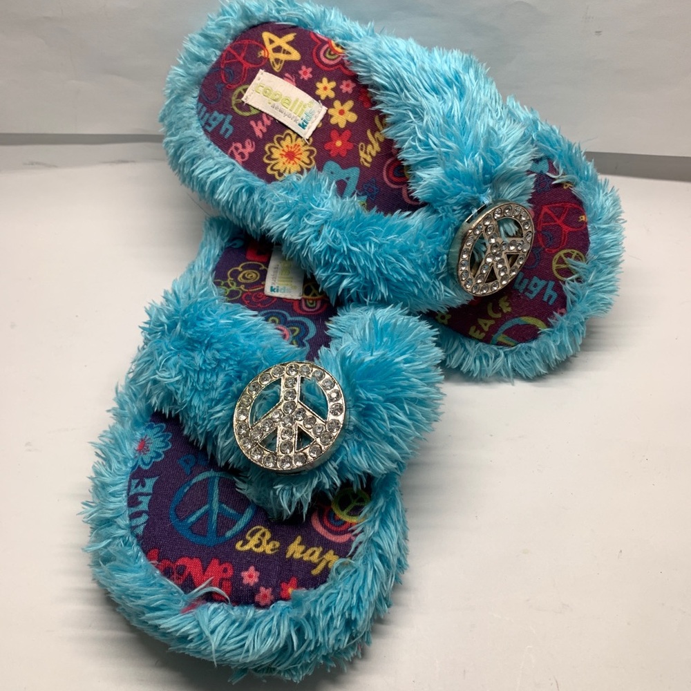 Capelli New York Kids Fuzzy Peace Sign Slippers Girl’s Size 12/13 - Picture 1 of 5